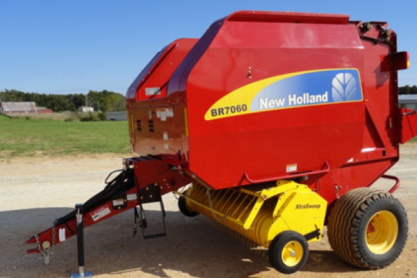 New Holland BR7060 (PRIOR MODEL) for sale at Landmark Equipment, Texas