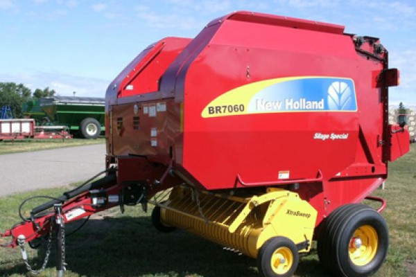 New Holland | Roll-Belt™ Round Balers | Model BR7060 Silage Special (PRIOR MODEL) for sale at Landmark Equipment, Texas