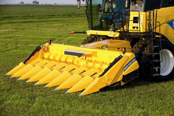 New Holland 980CR Rigid Corn Header - 8 rows for sale at Landmark Equipment, Texas
