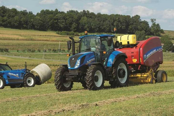 New Holland | T5 Series - Tier 4B | Model T5.120 Dual Command™ for sale at Landmark Equipment, Texas